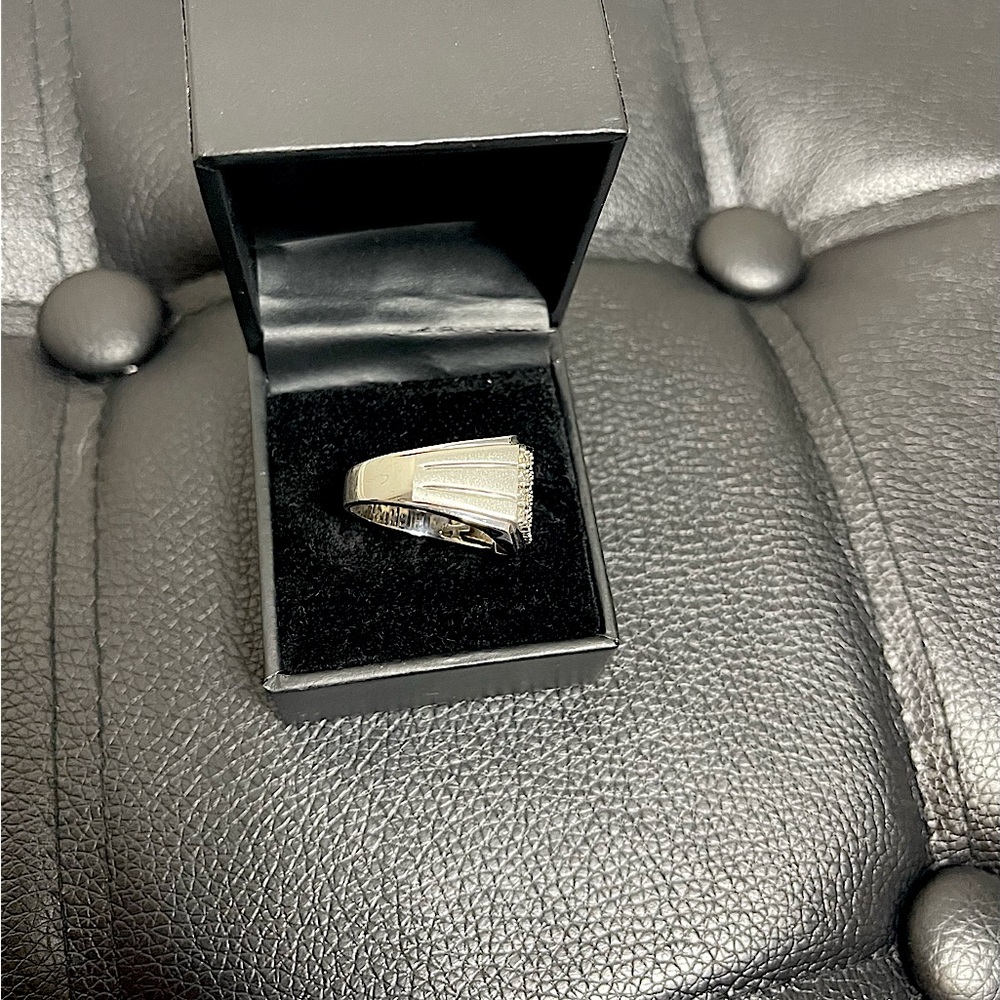 Men's Diamond Cluster Ring - Picture 5 of 10